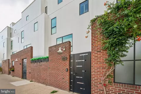 411 Salmon St, Philadelphia, PA 19125