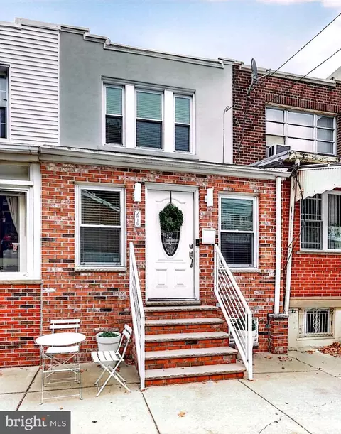 2815 S Smedley St, Philadelphia, PA 19145