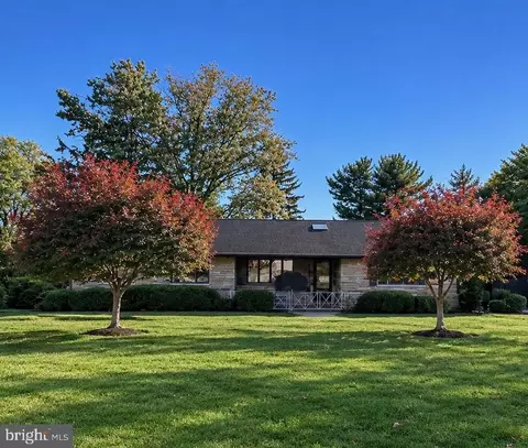 714 Stratford Dr, Philadelphia, PA 19115