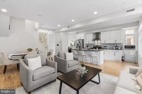 1108 Day St #A, Philadelphia, PA 19125