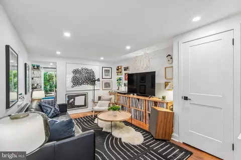 1106 Marlborough St, Philadelphia, PA 19125