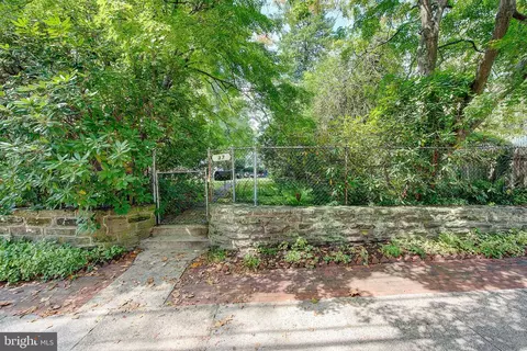 37 E Mermaid Ln, Philadelphia, PA 19118