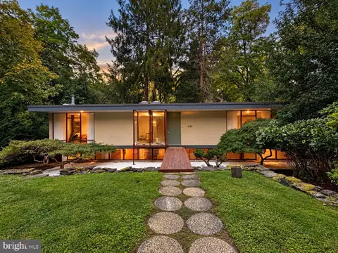 4139 Timber Ln, Philadelphia, PA 19129