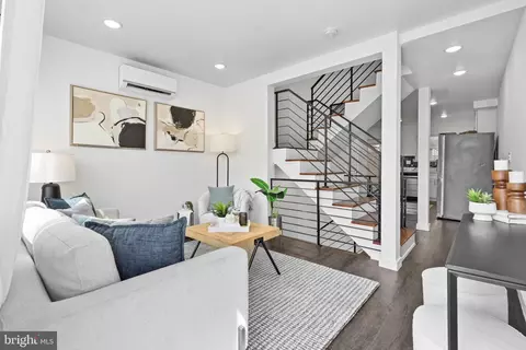 39 W Wildey St, Philadelphia, PA 19123