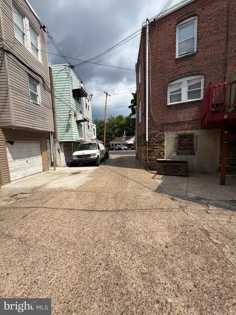915 Wagner Ave, Philadelphia, PA 19141