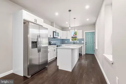3371 Emerald St, Philadelphia, PA 19134