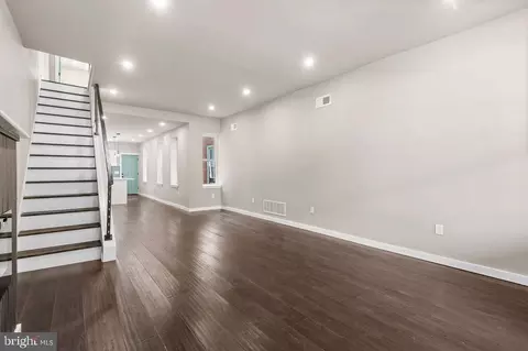 3371 Emerald St, Philadelphia, PA 19134