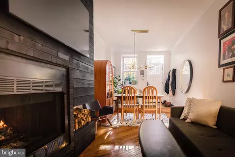 329 Fitzwater St, Philadelphia, PA 19147