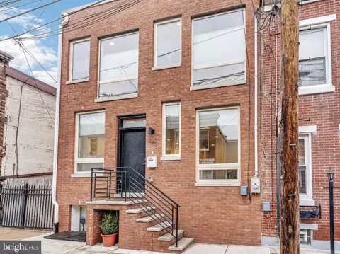 423 E Flora St, Philadelphia, PA 19125
