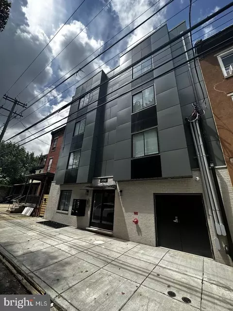 890 N 42nd St, Philadelphia, PA 19104