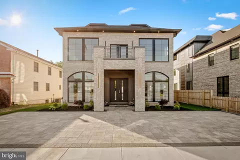9741 Krewstown, Philadelphia, PA 19115
