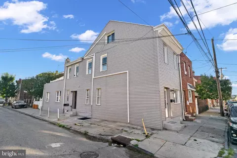 2724 Ash St, Philadelphia, PA 19137