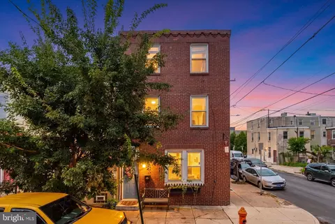 1000 S Chadwick St, Philadelphia, PA 19146