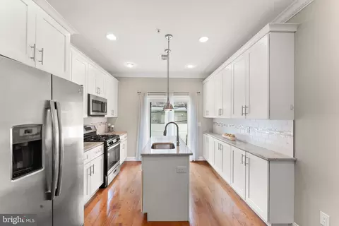 2226 Cross St, Philadelphia, PA 19146