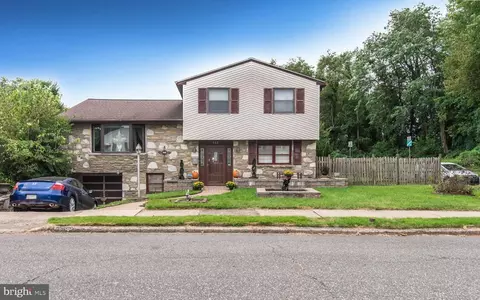 468 Pinewood Rd, Philadelphia, PA 19116