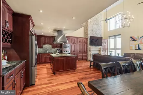 802 Locust St #PENTHOUSE, Philadelphia, PA 19107