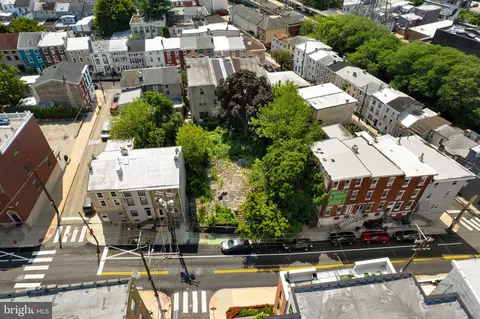 141 Green Ln, Philadelphia, PA 19127