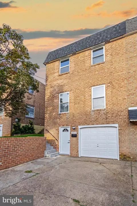 2817 Walnut Hill St #A, Philadelphia, PA 19152