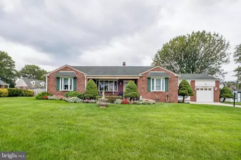 12035 Glenfield St, Philadelphia, PA 19154