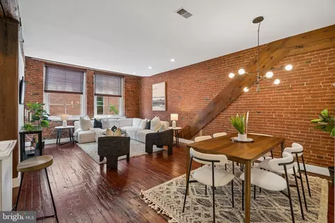 8 S 10 S Letitia St #301, Philadelphia, PA 19106
