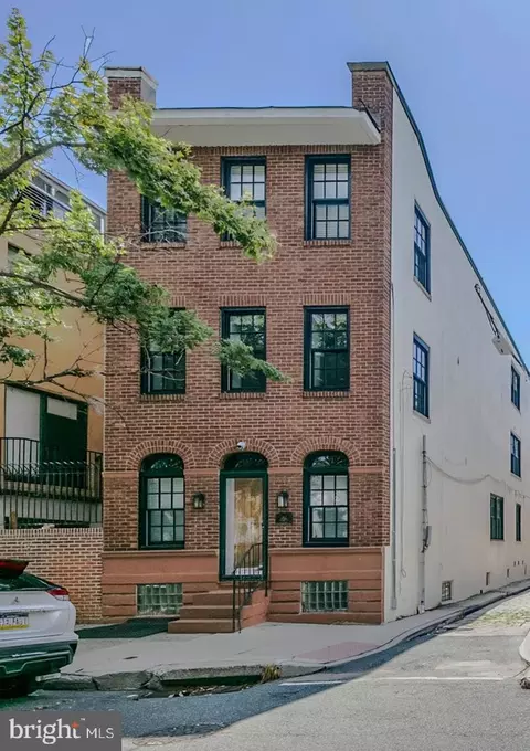 1016 Bainbridge St, Philadelphia, PA 19147
