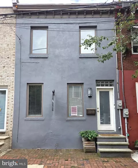 1009 S Chadwick St, Philadelphia, PA 19146