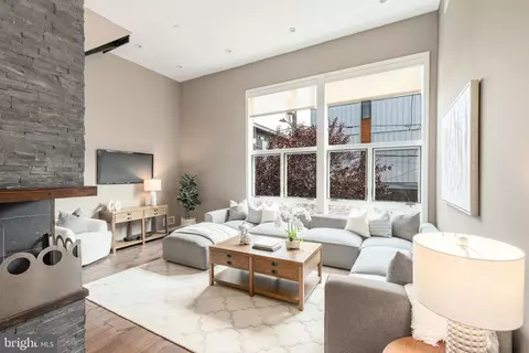 1110 N Bodine St, Philadelphia, PA 19123