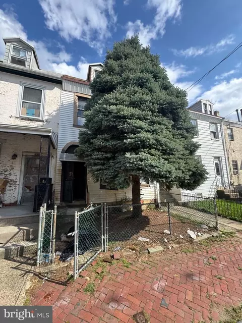 4271 Paul St, Philadelphia, PA 19124