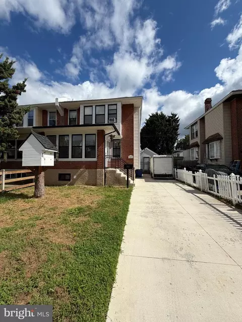 307 Friendship St, Philadelphia, PA 19111