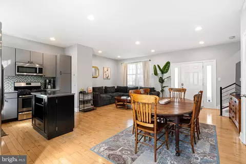 650 N 8th St, Philadelphia, PA 19123