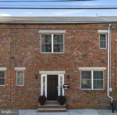 650 N 8th St, Philadelphia, PA 19123