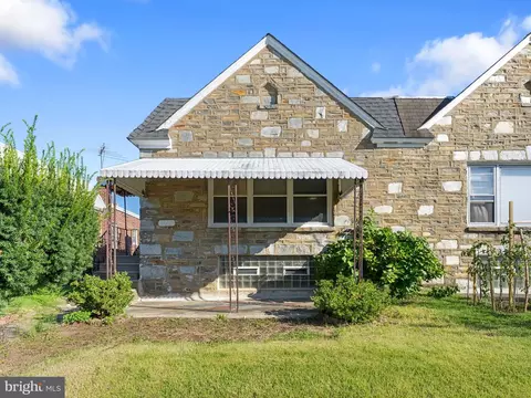 7747 Richard St, Philadelphia, PA 19152