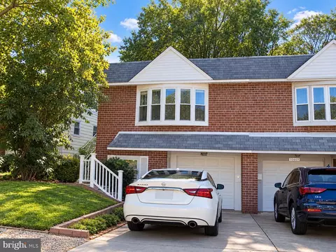 10671 Halstead St, Philadelphia, PA 19116