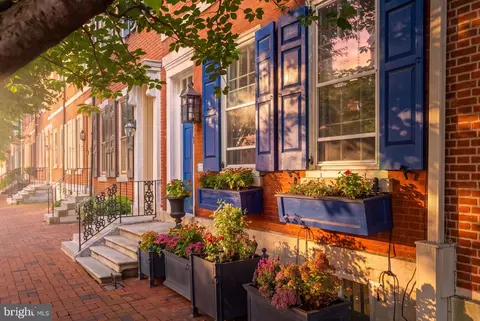 622 Spruce St, Philadelphia, PA 19106