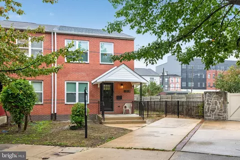1315 Ogden Ct, Philadelphia, PA 19123