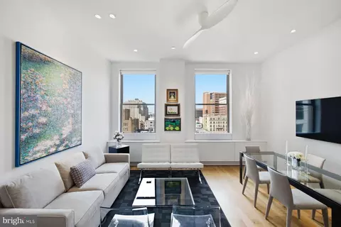 210 W Washington Sq #6N, Philadelphia, PA 19106