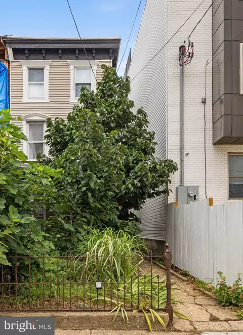433 N 41st St, Philadelphia, PA 19104