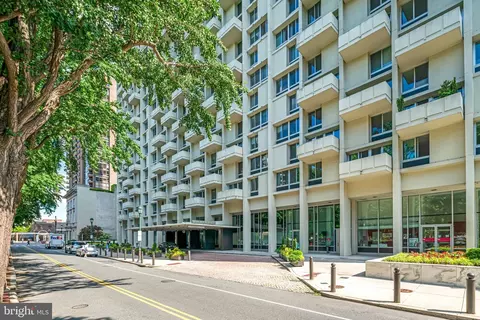 604 S 36 S Washington Sq #2505, Philadelphia, PA 19106