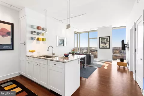 210 S 20 S 25th St #905, Philadelphia, PA 19103
