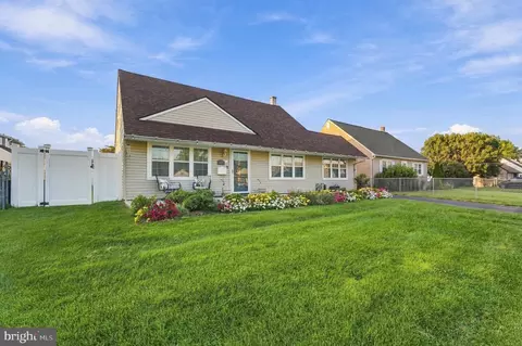 2808 Norcom Rd, Philadelphia, PA 19154