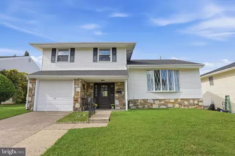 9703 Jeanes St, Philadelphia, PA 19115