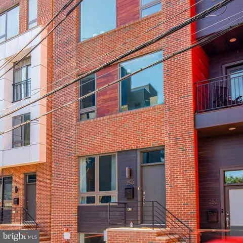 250 Poplar St, Philadelphia, PA 19123