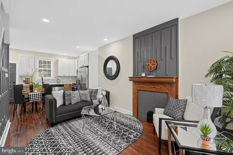 24 W Duval St, Philadelphia, PA 19144