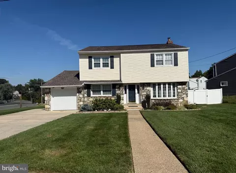 149 Laurie Ln, Philadelphia, PA 19115