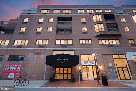 200 Lombard St #821, Philadelphia, PA 19147
