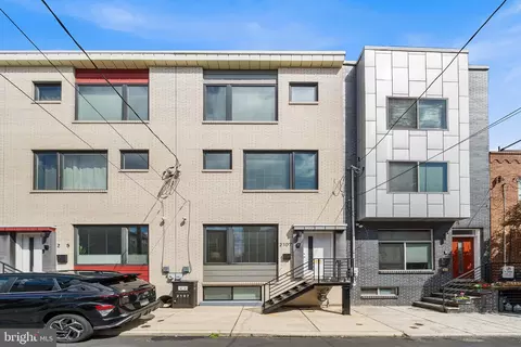 2107 E Arizona St, Philadelphia, PA 19125