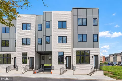 2425 Hartranft St, Philadelphia, PA 19145