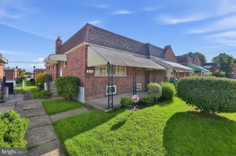 2131 Oakmont St, Philadelphia, PA 19152