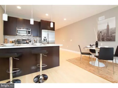 912 N Front St, Philadelphia, PA 19123