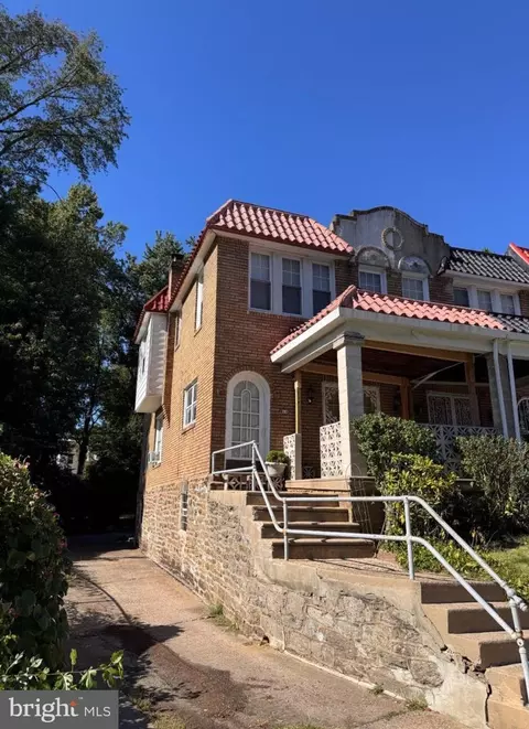 131 W Sedgwick St, Philadelphia, PA 19119